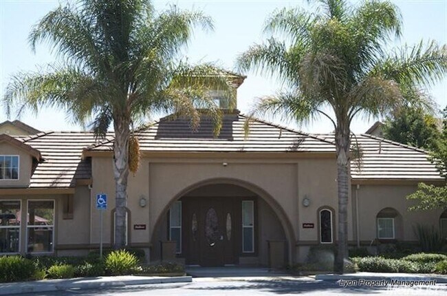 Building Photo - Cozy Condo nestled in Syrah at Natomas!