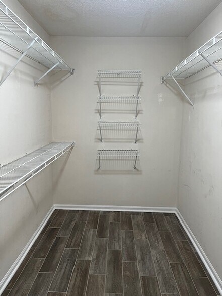 3 Bedroom 2 Bath House for Rent in Quail Hollow in Mt Pleasant. Lots of Upgrades. 3 Miles to IOP - 2084 Presidio Dr