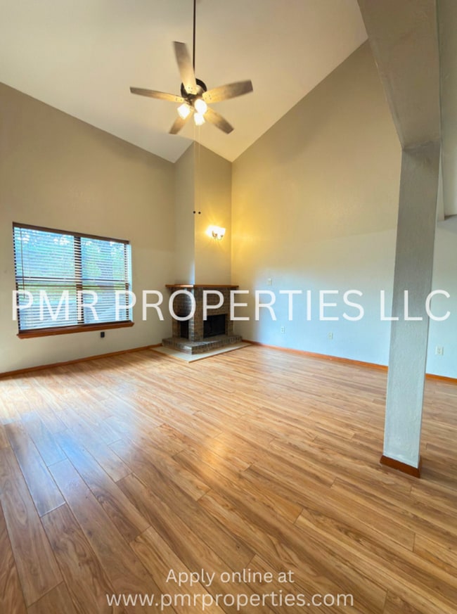 Primary Photo - 2 Bed / 2 Bath Apartment