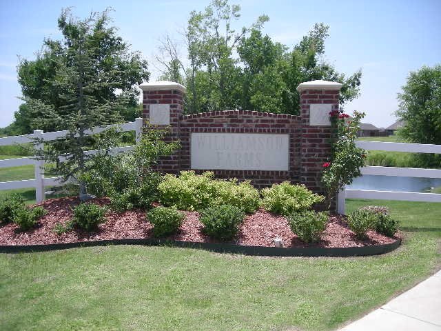 Building Photo - 12221 Biltmore Dr