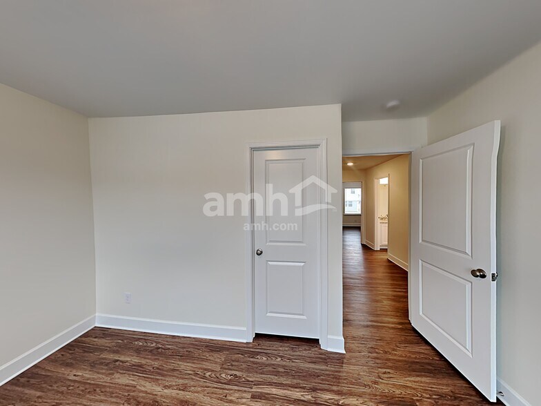 Building Photo - 4750 Chutney Dr