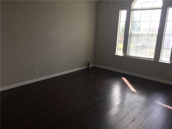 Building Photo - 312 Estate Dr