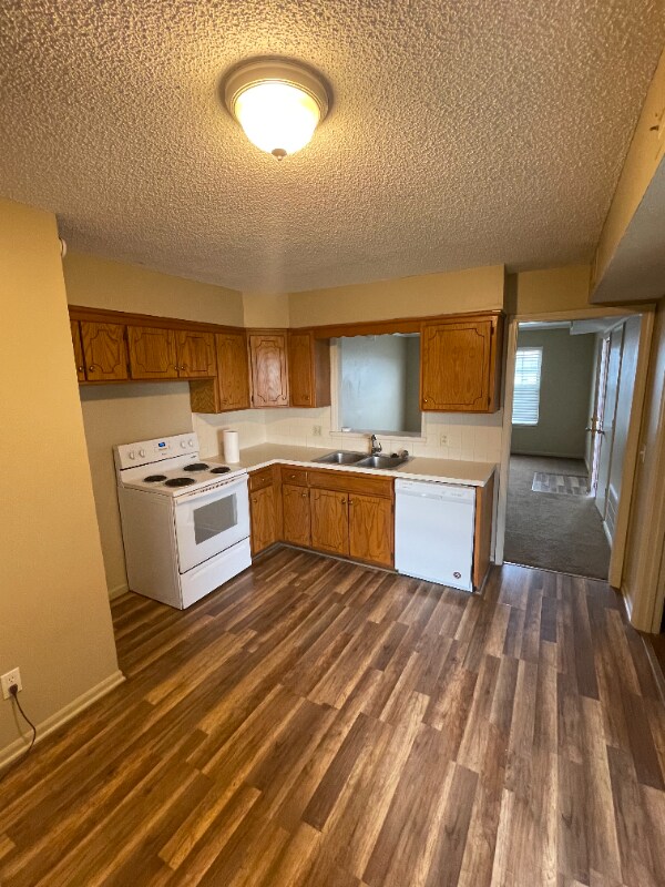 Building Photo - 847 Rosewood St