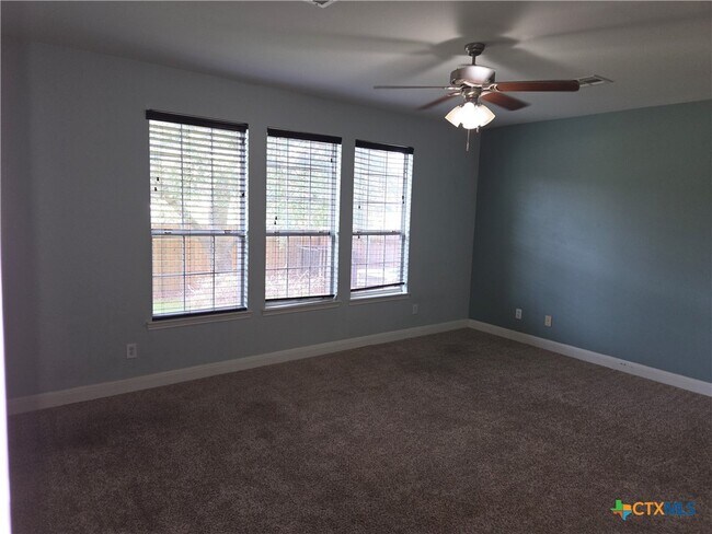 Building Photo - 716 Moon Shadow Ct