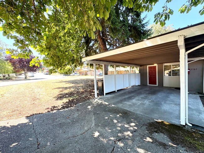 Building Photo - Cozy & Clean 3BR Home in North Tacoma