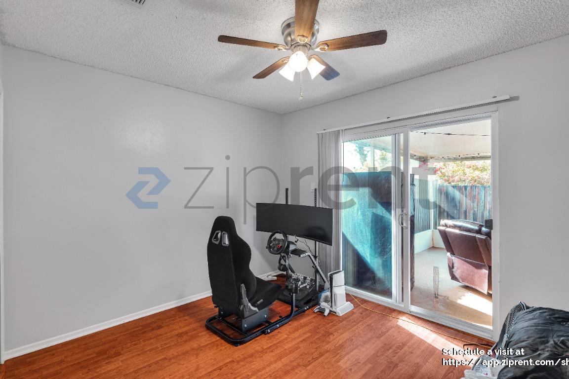 Building Photo - 208 Pap Finn Ct