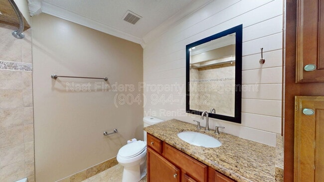 Building Photo - 12947 Tree Wy Ct N