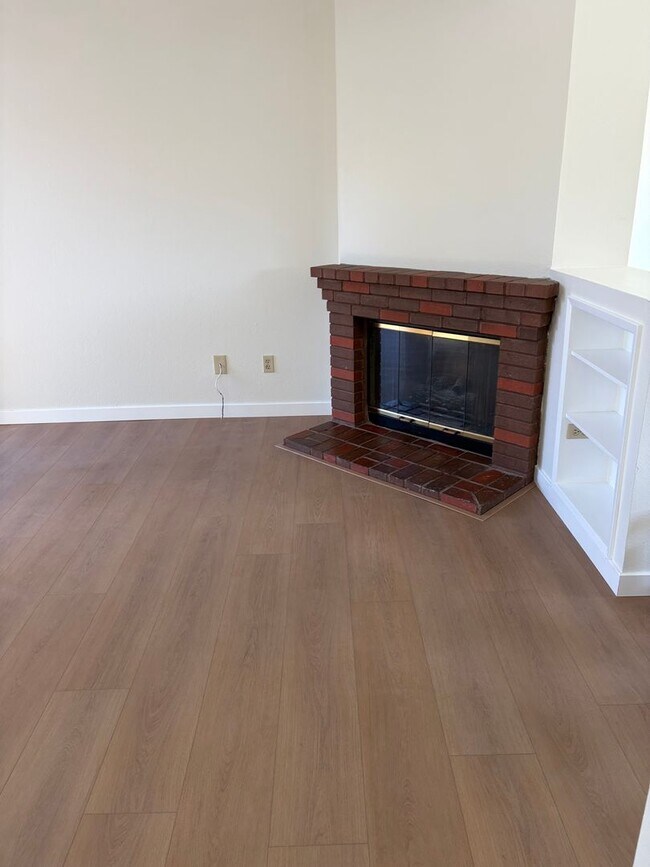 Building Photo - Beautifully remodeled 3 Bedroom 2.5 Bath Condo in El Cajon