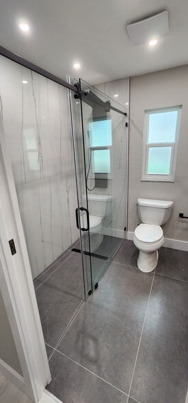 Building Photo - 4270 Kingston Ct