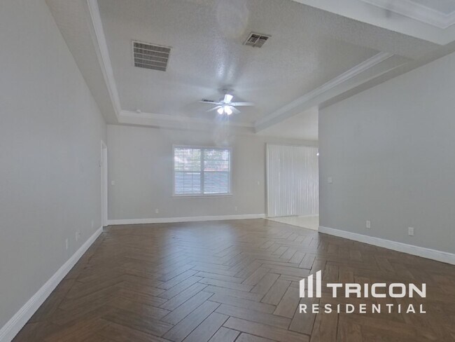 Building Photo - 605 Arlington Ct