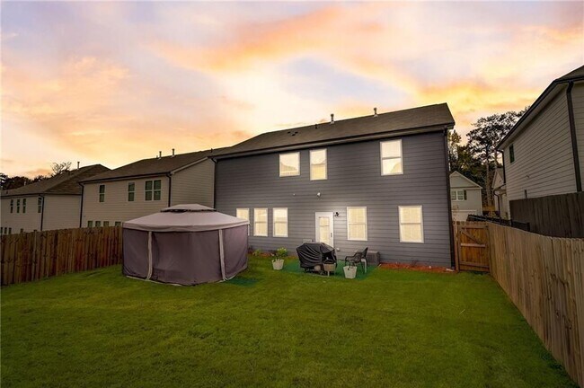 Building Photo - 7246 Gladstone Cir