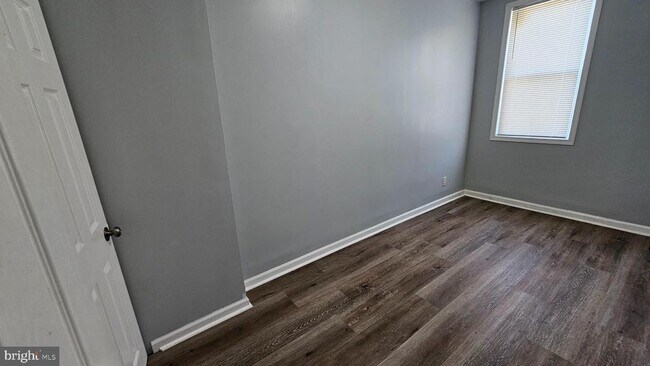 Building Photo - 2805 Erdman Ave