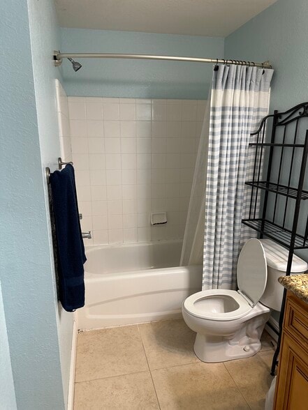 Bathroom - 7405 Vista Way