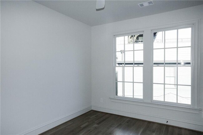 Building Photo - 96 Sheridan Dr NE