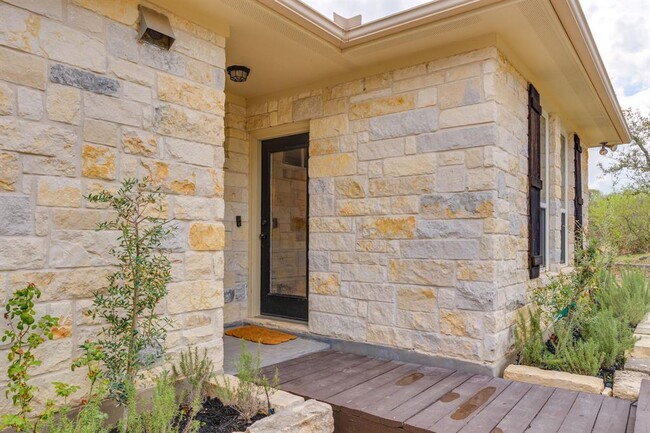 Building Photo - 24236 Spur Trail