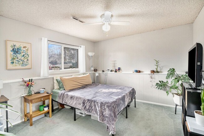 Building Photo - Beautiful 4-Bedroom Home in the P.O.E.T. Neighborhood - Available August 1, 2026!