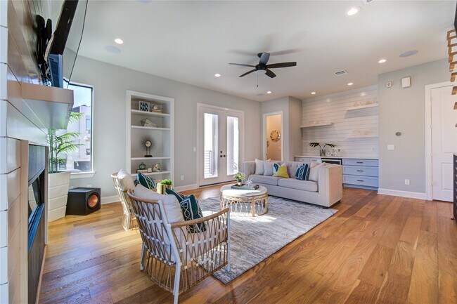 Building Photo - 820 Wakefield Dr