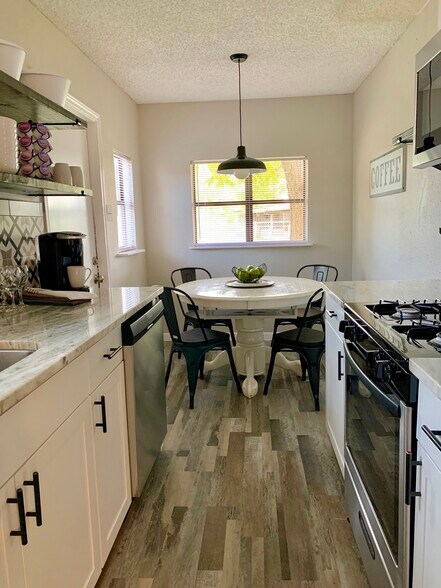 Kitchen - 6502 Cedarhill