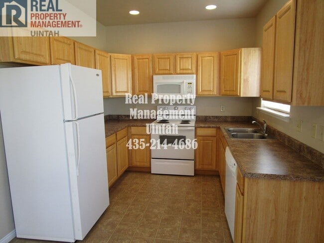 Building Photo - 1640 W 300 S