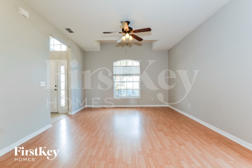 Building Photo - 2530 Dwyer Ln