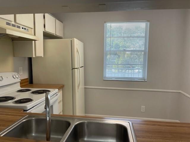 Building Photo - 8850 Royal Palm Blvd