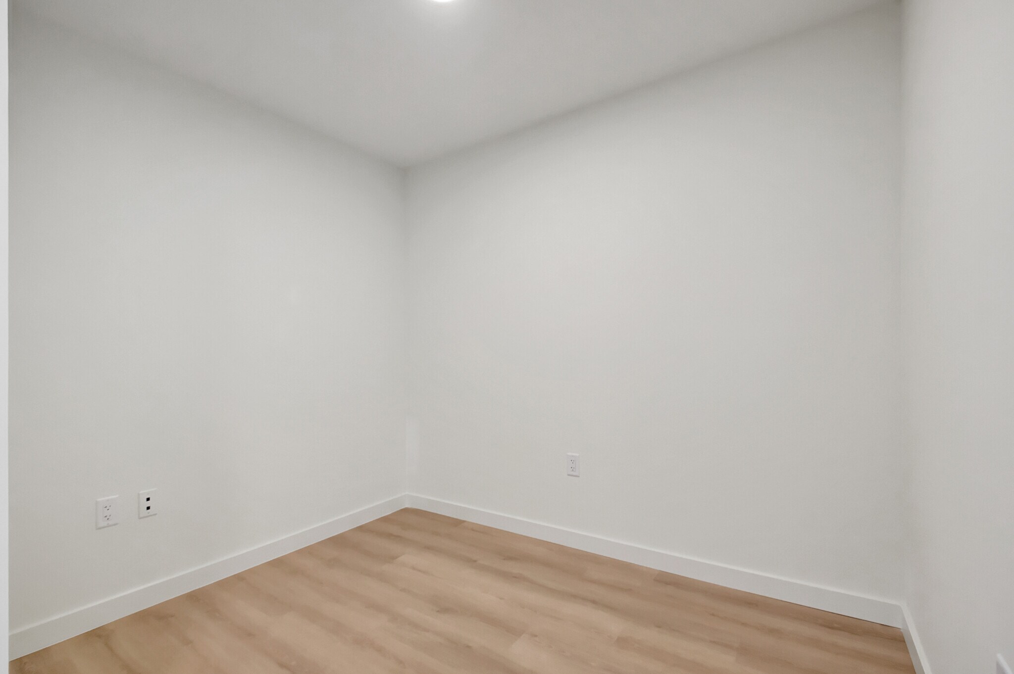 Building Photo - 321 Princeton Dr