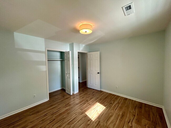 Building Photo - Fully Renovated One-Level Home in the heart of Chesterfield – New HVAC, Windows & Stunning Kitchen!