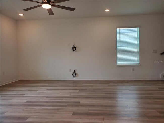 Building Photo - 6667 Depue Dr
