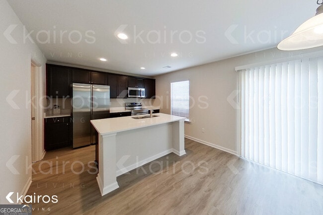 Building Photo - 15 Duluth Dr