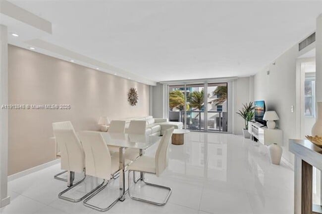 Building Photo - 9195 Collins Ave