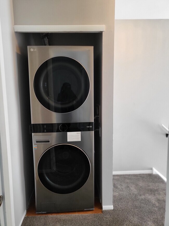 LG washer/dryer - 22 Allison Pl