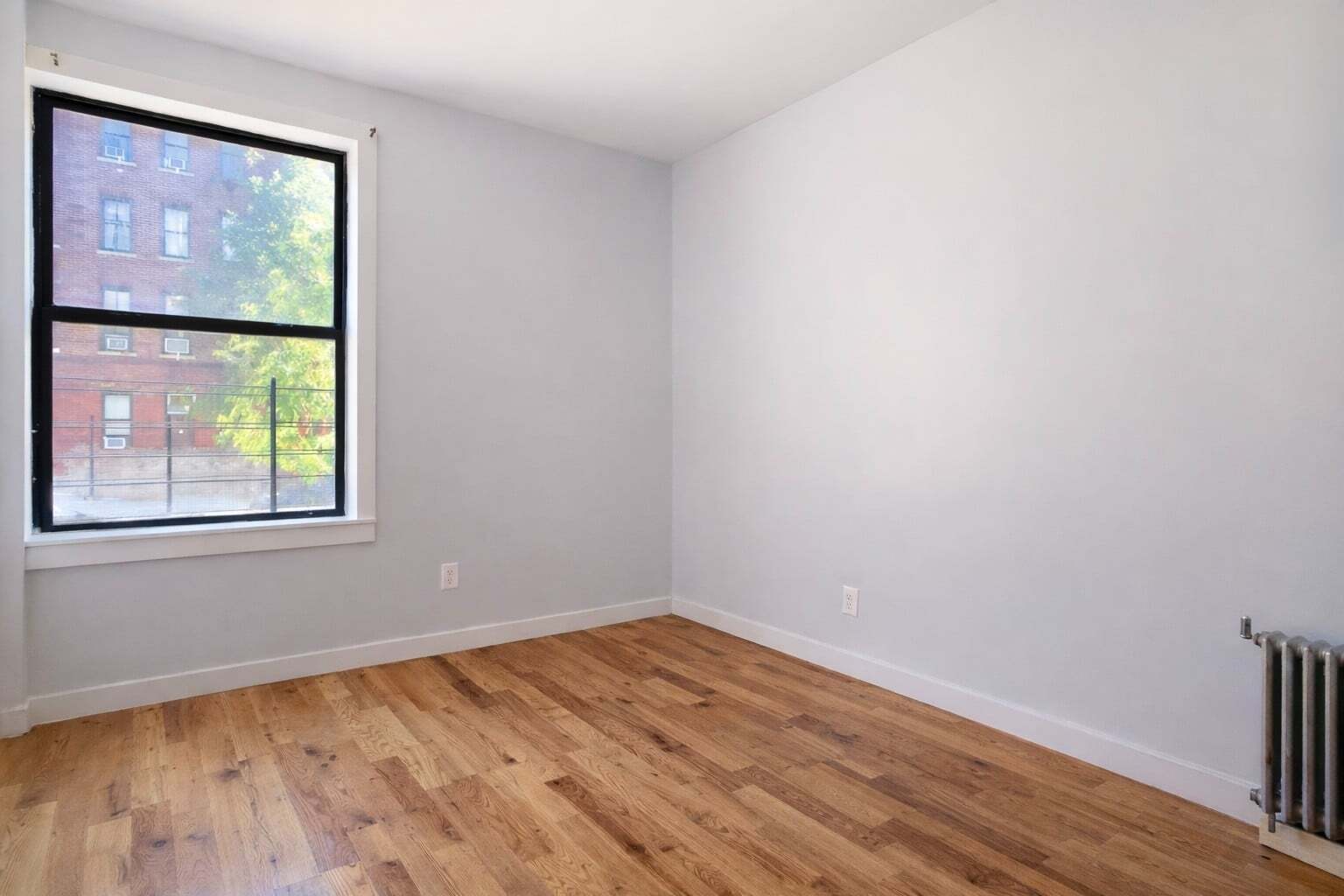 Building Photo - 518 W 204th St