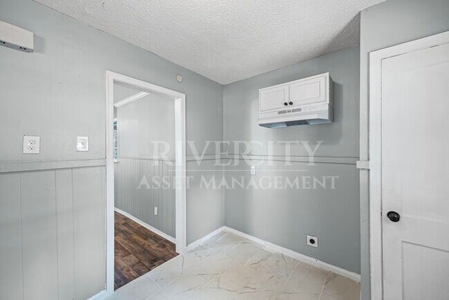 Building Photo - Beautiful Home Located In 38127 !! Section...