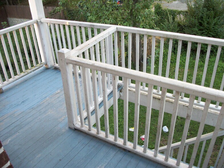 Building Photo - 266 Bond St