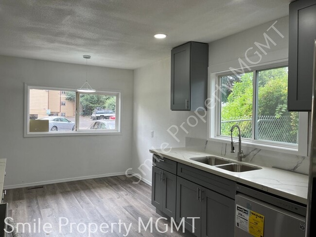 Building Photo - 3-bedroom One Level Single House in SE Por...
