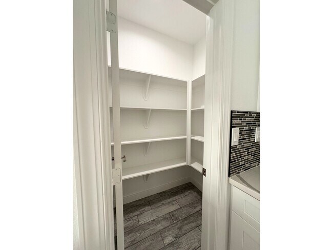 Building Photo - 7710 Darnay Dr