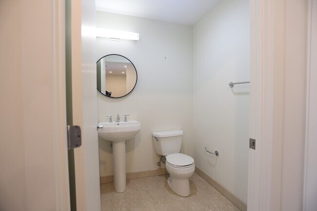Building Photo - 24 2nd St