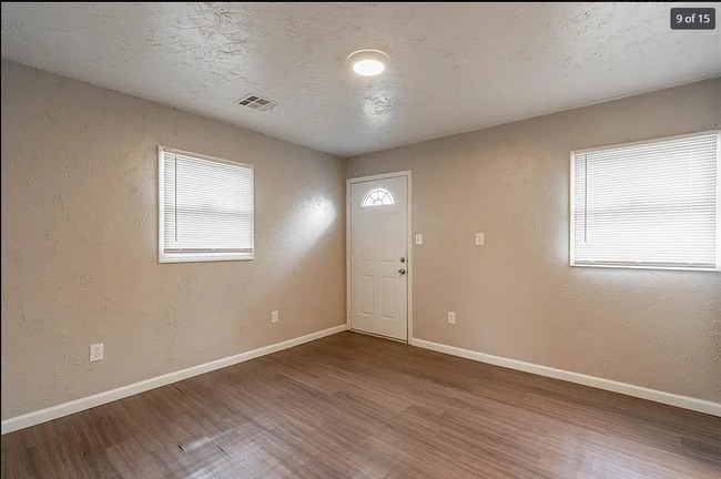 Building Photo - 820 SW 31st St