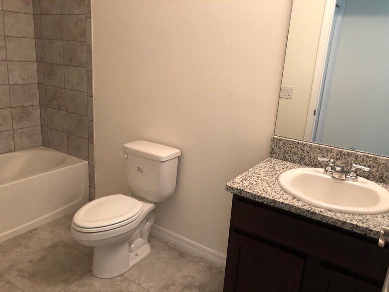 Building Photo - 24482 Zephyr Ct