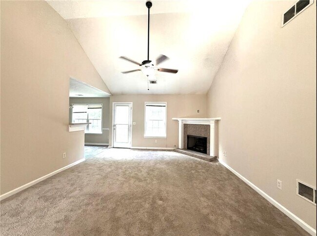 Building Photo - 3683 White Pine Rd