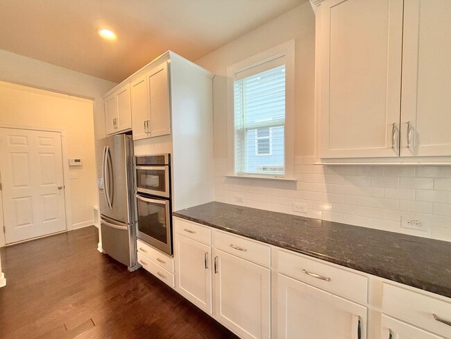 Building Photo - Beautiful 4BD, 3BA House with Bonus Family Room, Large Fenced Backyard, and Finished 2-Car Garage...