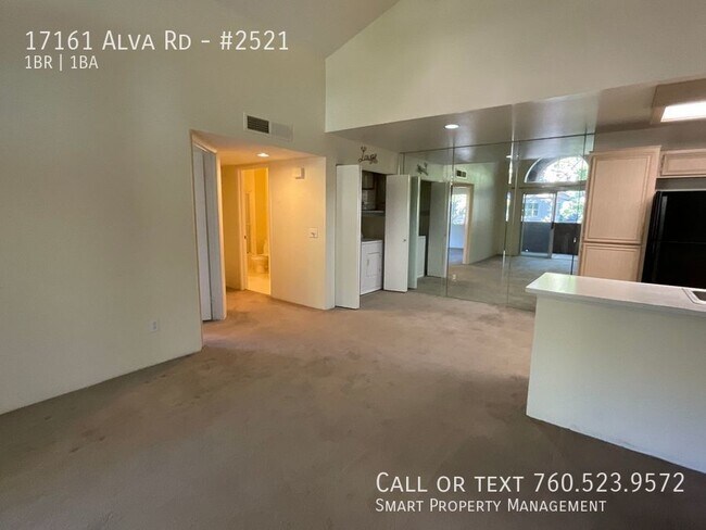 Building Photo - Gorgeous 1 bedroom upper level condo with ...