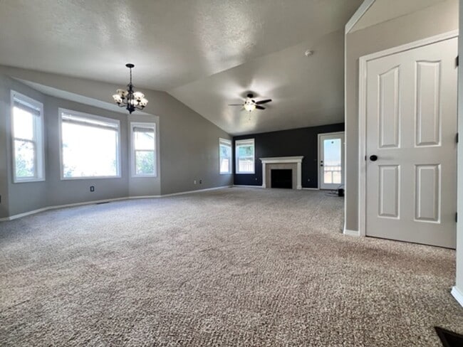 Building Photo - 14390 W Kettle Creek Dr