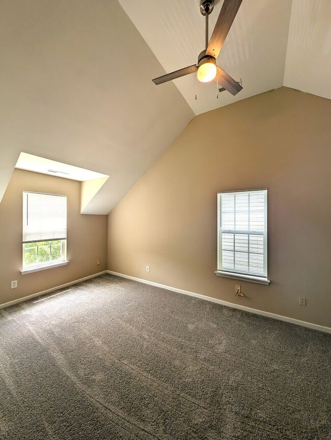 Building Photo - NODA!  Minutes Away, 4 BEDROOM!