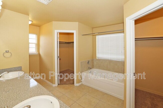 Building Photo - 9206 Perry Ave