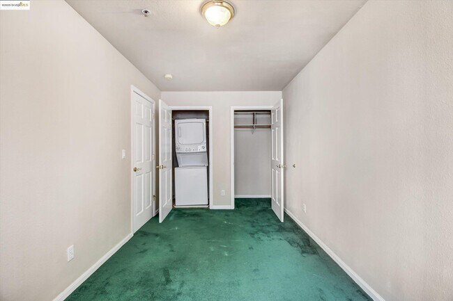 Building Photo - 616 Gravatt Dr