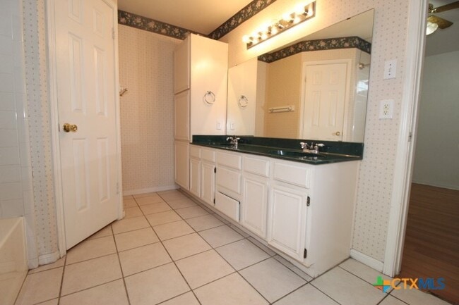 Building Photo - 4209 Adobe Dr