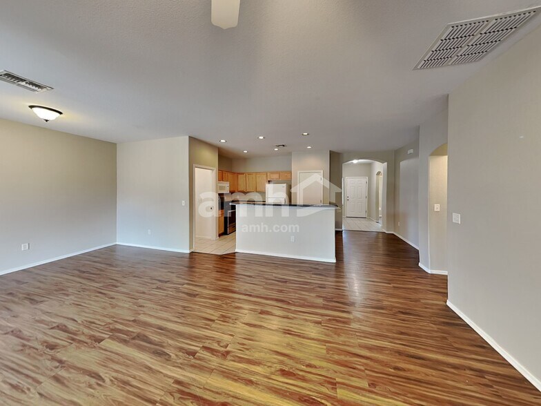 Building Photo - 3621 W Avenida Vera Cruz