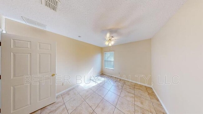 Building Photo - 16 Seaton Valley Path