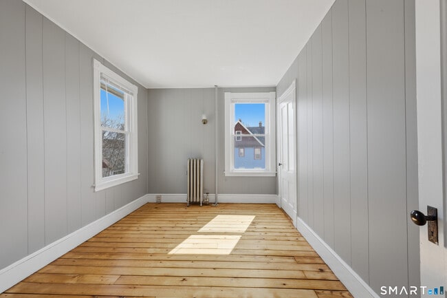 Building Photo - 43 Dunham St